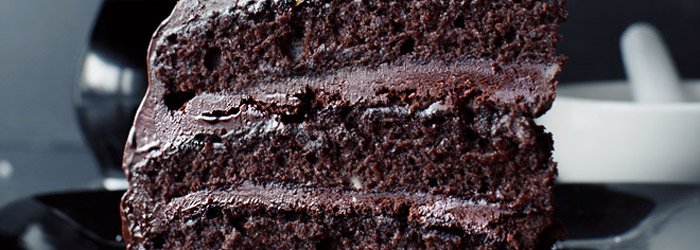 Tort czekoladowy z solonym karmelem