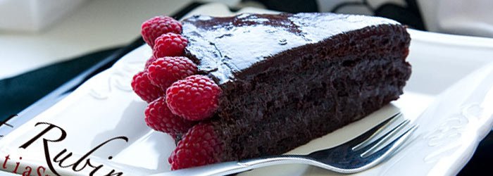 Tort Rubinowy czekoladowo – malinowy