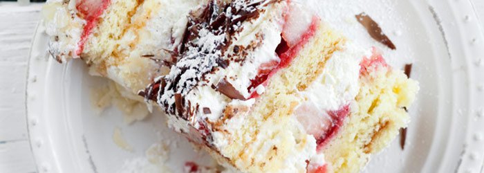 Tort Stracciatella z truskawkami