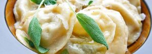 Tortelli z gruszką i serem pleśniowym
