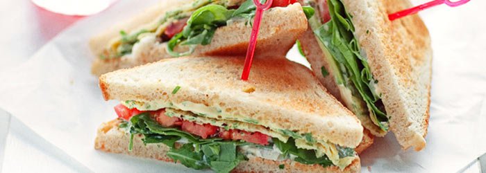 Toast with herb omelet
