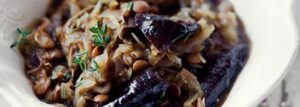 Wegański bigos z kiszonej kapusty