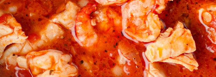 Italian soup with shrimp, fish and pasta