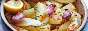 Ziemniaki pieczone z czosnkiem, rozmarynem i cytryną