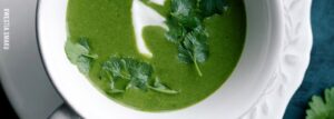 Spinach soup with coconut milk
